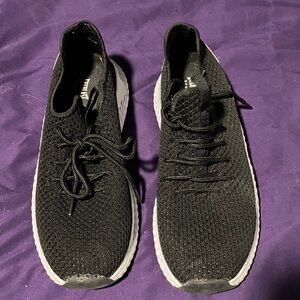 Everlast Black Knit Women's Athletic Shoes